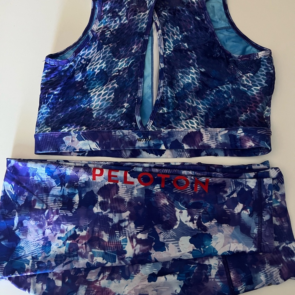 NWOT Peloton x WITH collaboration Multicolor Workout Set Size XXL - Picture 2 of 2